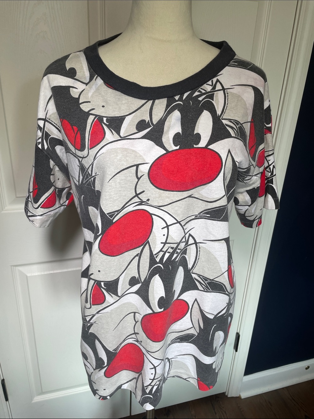Vintage 1996 Sylvester The Cat AOP Tee Shirt Looney Tunes 90s‎ Size XL Cotton